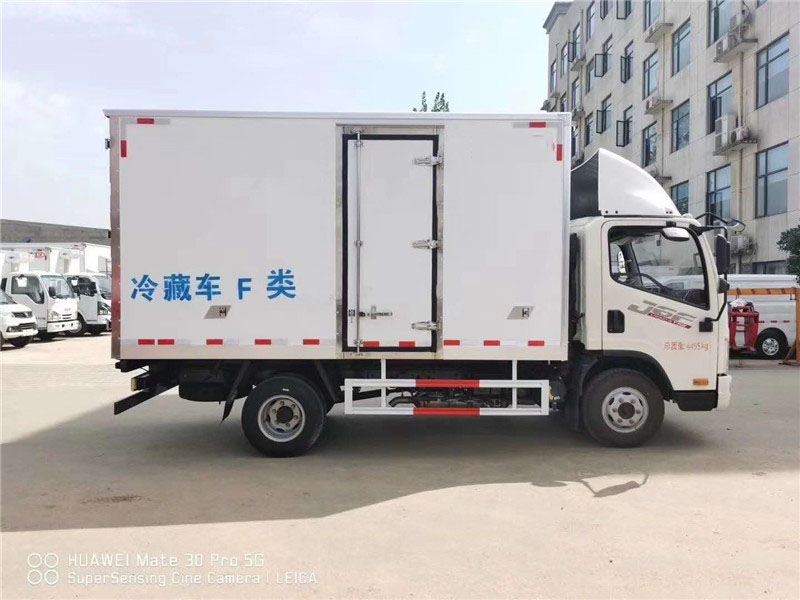 国六 解放J6F4.2米冷藏车