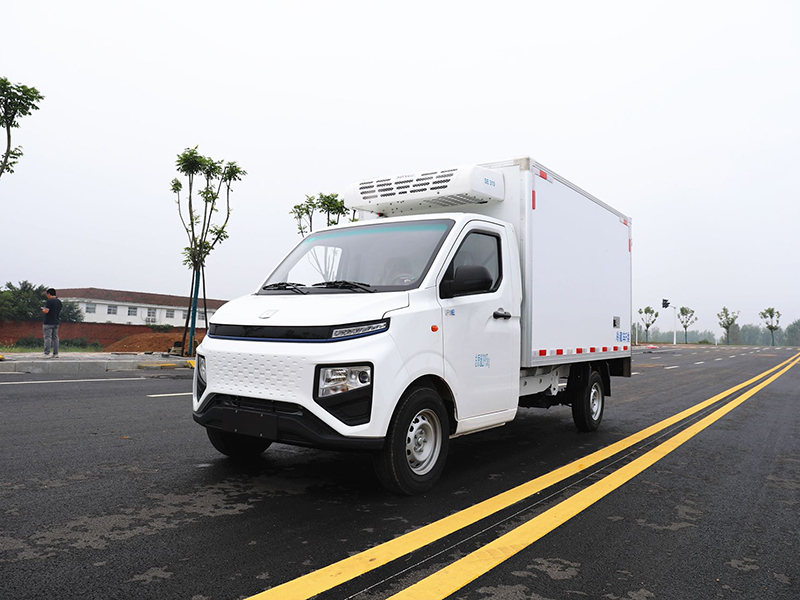 吉利 F1E纯电动冷藏车